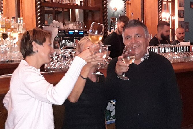 Walking Tour and Wine Tasting With Legends in the Castle District - Key Points