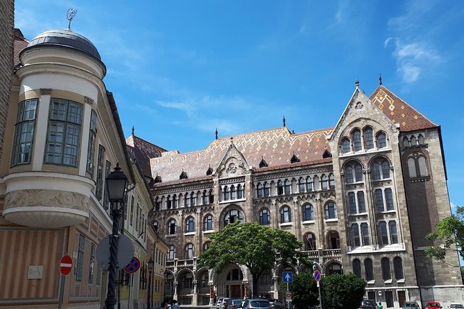 Walking Tour and Wine Tasting With Legends in the Castle District - Discounted City Programs