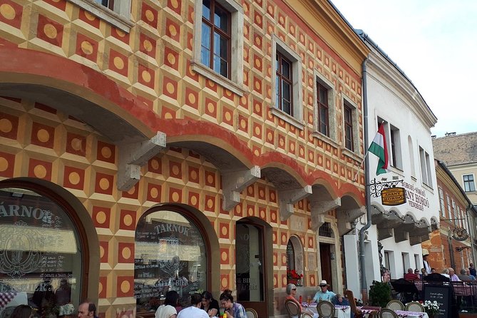 Walking Tour and Wine Tasting With Legends in the Castle District - Positive Guest Reviews