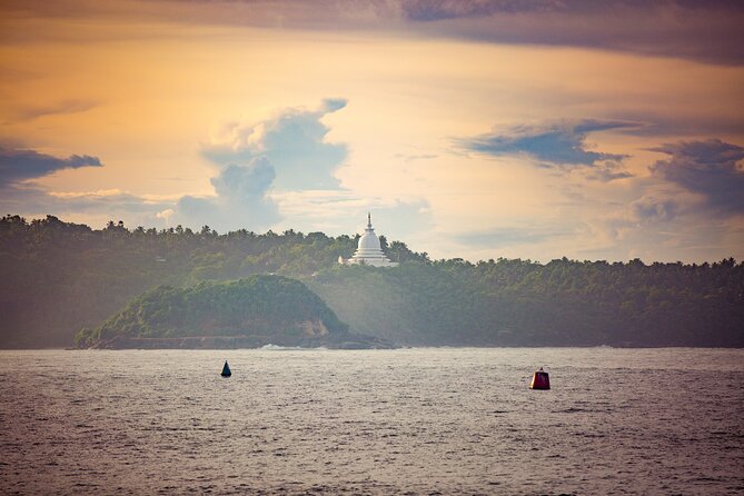 Walking Tour at Galle Fort With a Local Guide - Key Features and Architectural Highlights