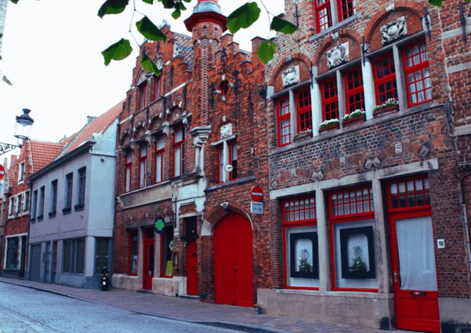 Walking Tour Bruges With Your Own Ai-Guide on Your Mobile - AI Guide to Answer Questions