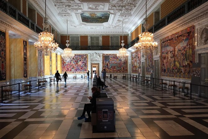 Walking Tour - Copenhagen and Christiansborg 3 Hours - Meeting Details