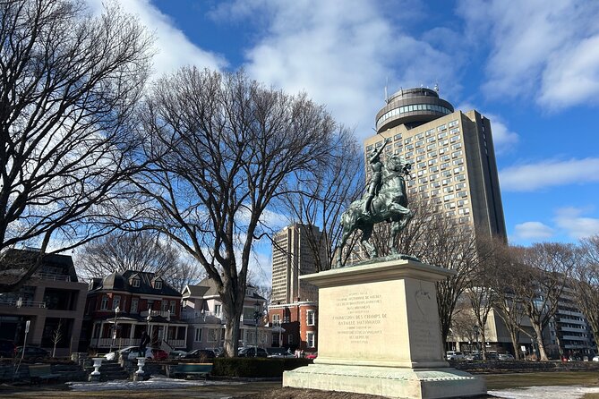 Walking Tour: Crimes, Revelations & Anecdotes in Quebec - Navigating the Winding Cobblestone Streets