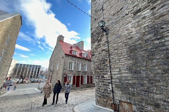 Walking Tour: Crimes, Revelations & Anecdotes in Quebec - Unexpected Twists and Turns