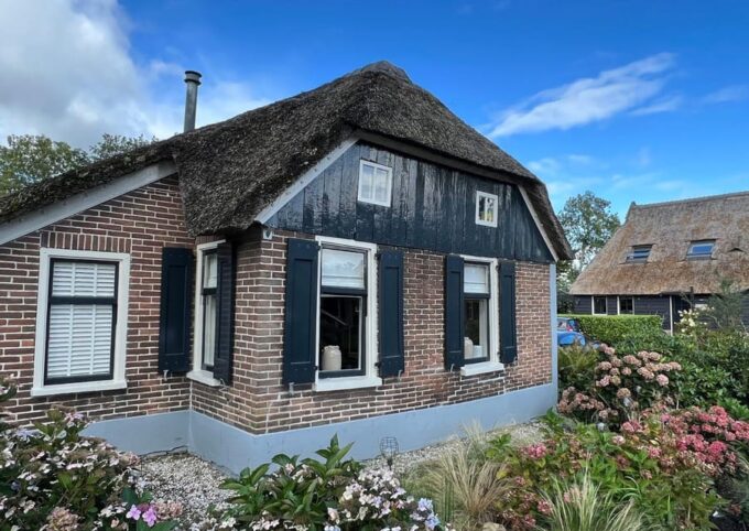 Walking Tour Giethoorn With Your Own Ai-Guide on Your Mobile - AI Guide and Languages