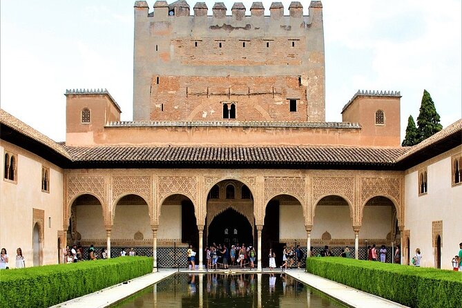 Walking Tour in Alhambra, Nasrid Palaces and Generalife - Important Information