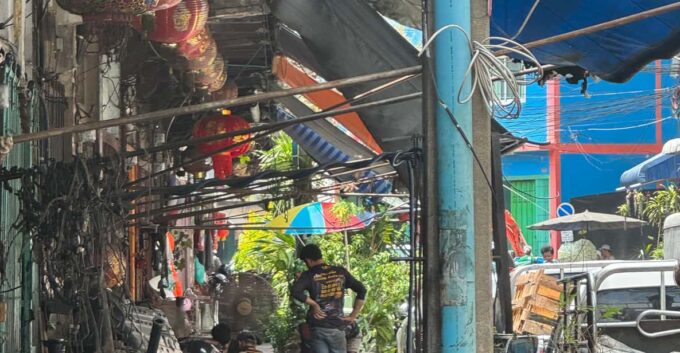 Walking Tour in Bangkok - Discover Traditional Village