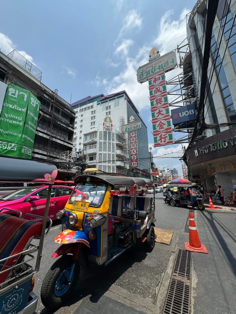 Walking Tour in Bangkok - Tour Historic Monastery