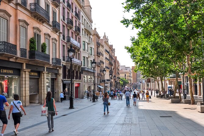 Walking Tour in Barcelona With Arabic Guide - Exploring Barcelonas Highlights
