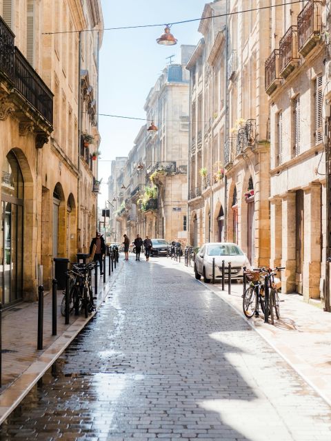 Walking Tour in Bordeaux With Tastings and Stories - Meeting and Important Information