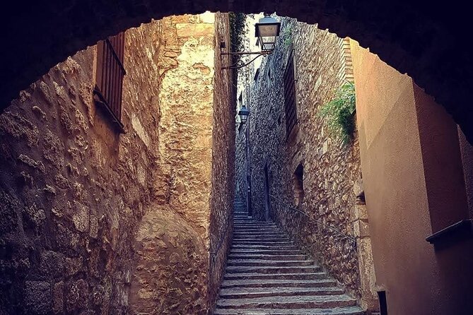 Walking Tour in Girona History and Gastronomy With Tasting - Tasting Local Delicacies
