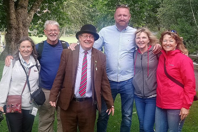 Walking Tour in Merrion Square Park With a Pint of Guinness Dublin Rogues Tour - Meeting Point and Accessibility