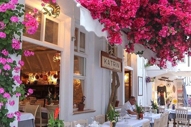 Walking Tour in Mykonos Town & Secluded Beach Picnic - Meeting Point and Accessibility