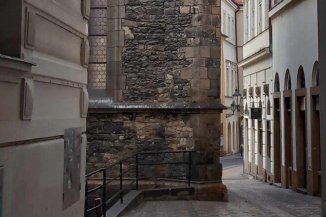 Walking Tour in Prague With Local Historian - Review Highlights