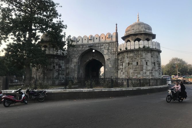 Walking Tour in the Ancient Imperial Garden of Aurangabad - Key Points
