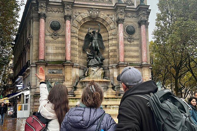 Walking-tour in the Heart of Paris + Tickets for Paris Catacombs - Explore Medieval Tunnels