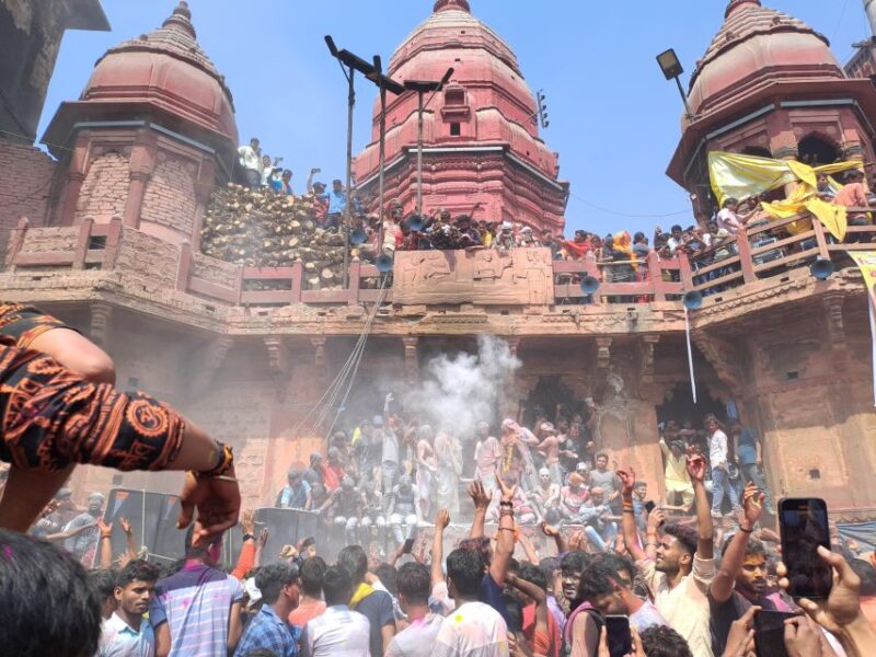 Walking Tour in the Old Part of the City of Varanasi - Guided Experience