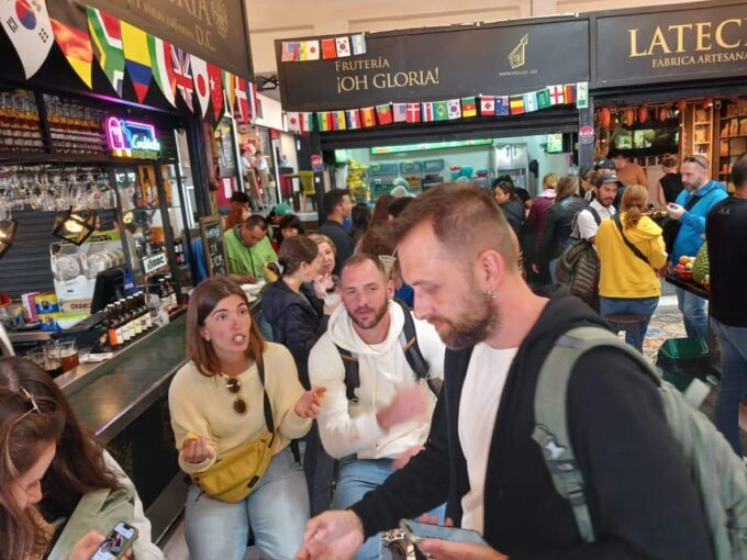 Walking Tour La Candelaria - Coffee and Fruit Tastings