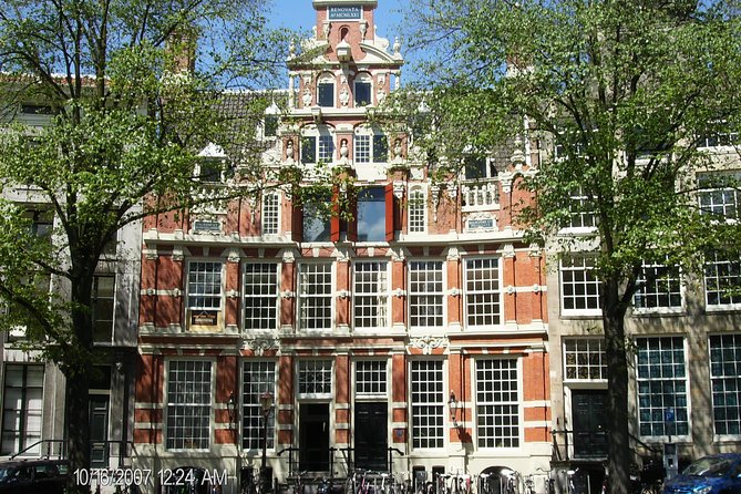 Walking Tour of 2 Hours of the Highlights of Amsterdam - Location and Itinerary