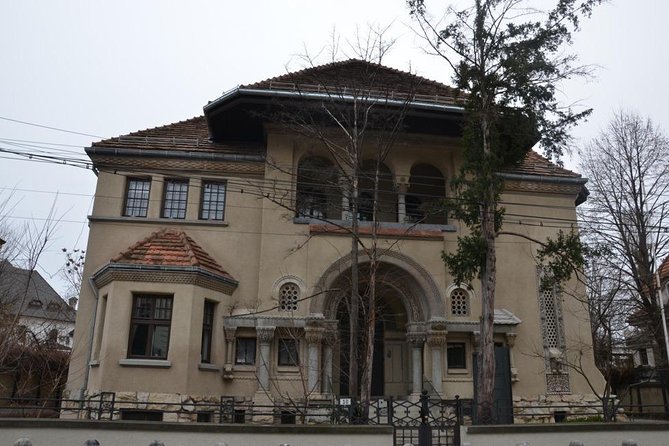 Walking Tour of Bucharest - Exploring Ioanid Park and Beyond