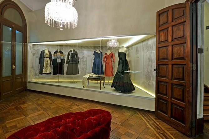 Walking Tour of Buenos Aires With Evita Peron Museum - Inclusions and Meeting Details