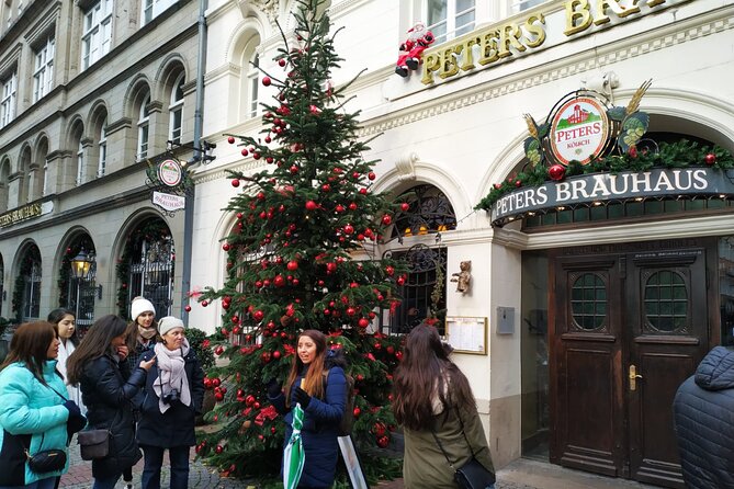 Walking Tour of Cologne: the Essential and Unmissable - Navigating the Charming Old Town