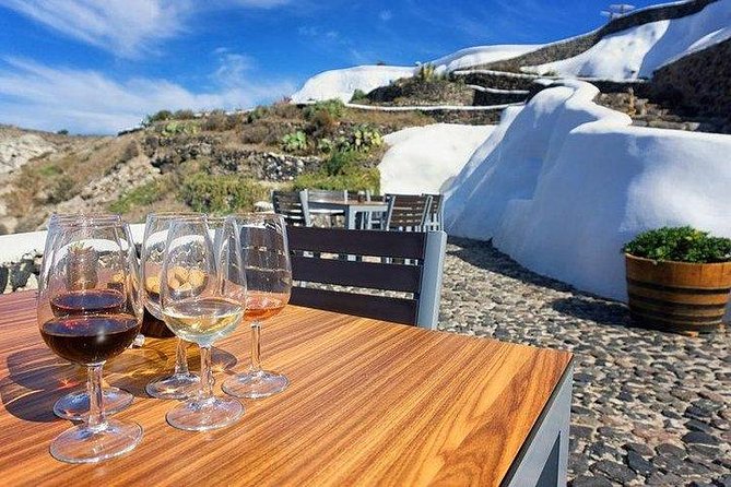 Walking Tour of Fira Town - Inclusions
