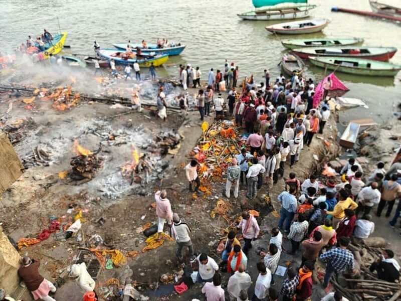 Walking Tour of Ghats and Streets of Varanasi - Discovering Varanasi: A Walking Tour with Depth and Authenticity