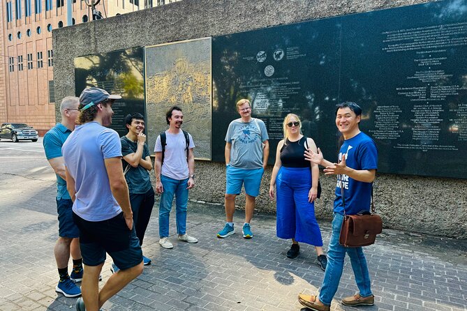 Walking Tour of Houston: History, Architecture, Street Art - Navigating the Modern Tramline