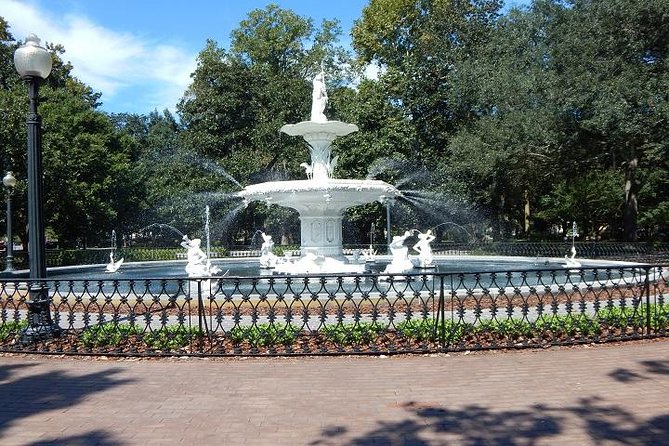 Walking Tour of Savannahs Historic District - Meeting and End Points