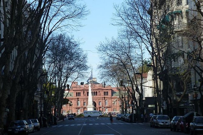 Walking Tour of the Plaza De Mayo in Buenos Aires - Experiencing the Local Atmosphere