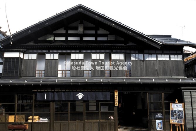 Walking Tour of Wealthy Merchants Storehouses in Akita - Transportation and Pickup
