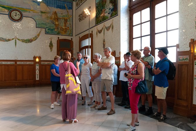 Walking Tour Through the Old Town With a Dutch-Speaking City Guide - Tips for Participants