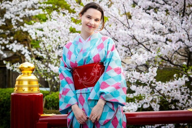 Walking Tour to Two Shrine and Temple in Kamakura - Lunch and Refreshments