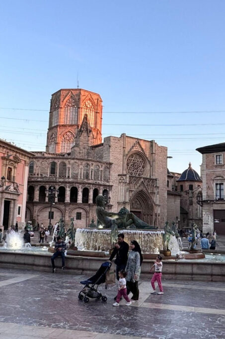 Walking Tour Valencia With Your Own Ai-Guide on Your Mobile - Valencian Cuisine and Drinks