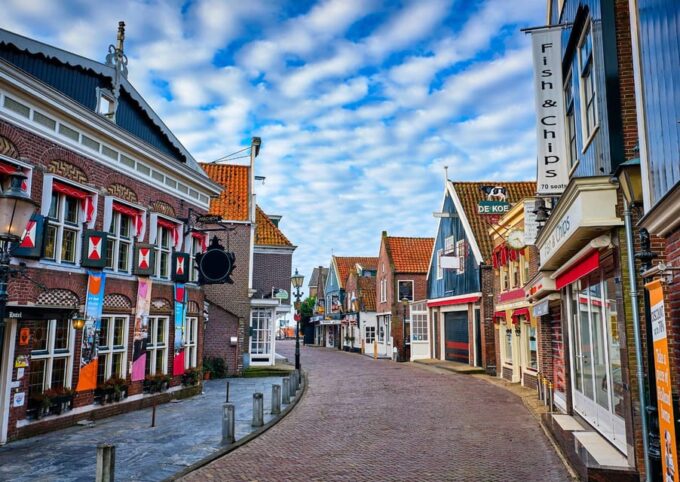 Walking Tour Volendam With Your Own Ai-Guide on Your Mobile - Flexibility and Personalization