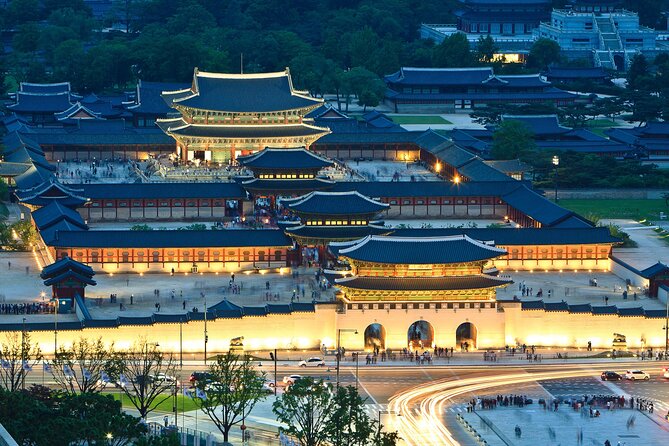 Walking Tour With Gyeongbokgung Palace, Bukchon, Insadong - Bukchon Hanok Village