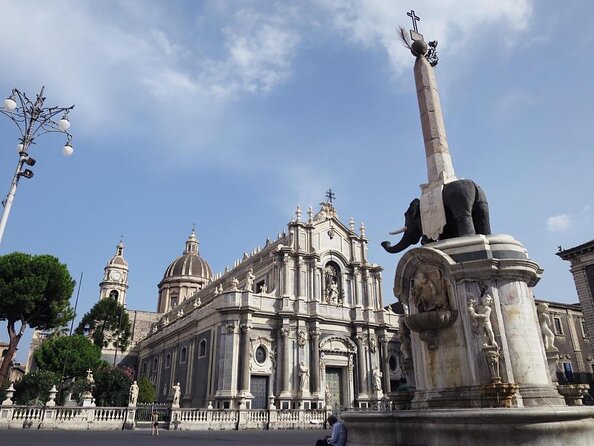 Walkingtour CATANIA - Discovering the City of Lava With a Licensed Guide - Tour Duration and Group Size