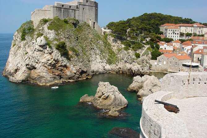 Walls of Liberty: A Self-Guided Audio Tour of Dubrovnik - Navigating With the Audio Guide