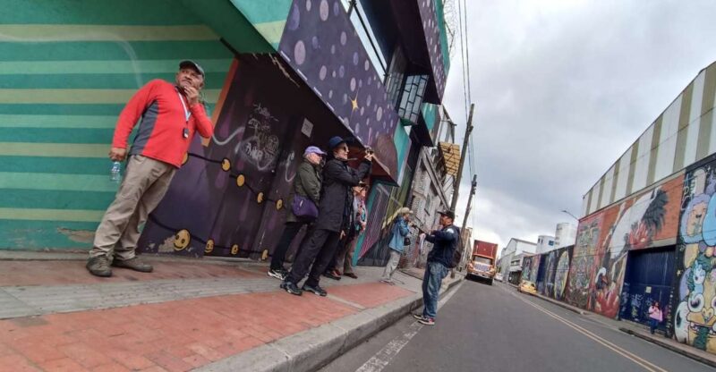 Walls of Wonder: Immersive Journey Through Distrito Graffiti - Tour Highlights