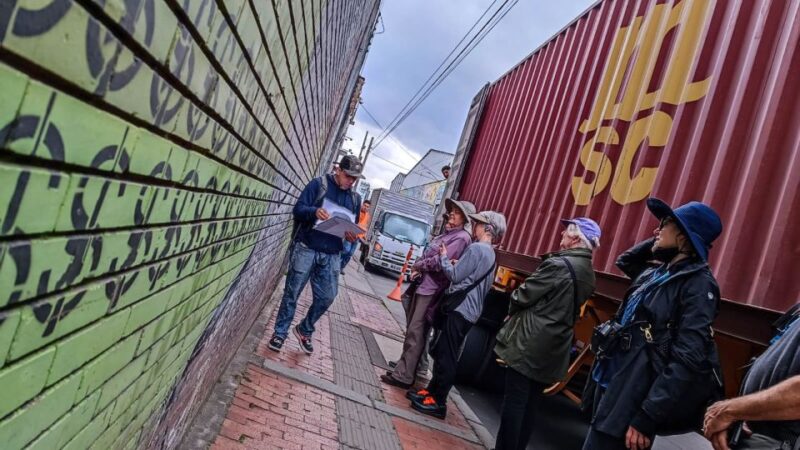 Walls of Wonder: Immersive Journey Through Distrito Graffiti - Captivating Artworks and Techniques