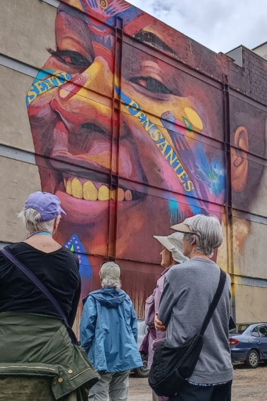 Walls of Wonder: Immersive Journey Through Distrito Graffiti - Key Points