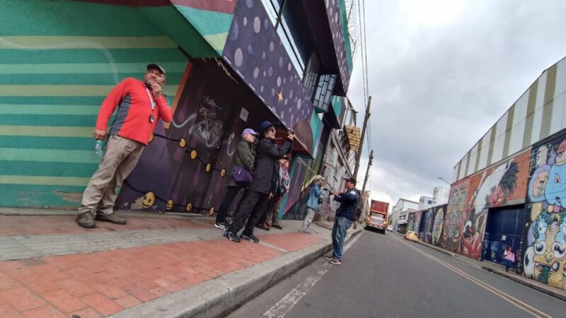 Walls of Wonder: Immersive Journey Through Distrito Graffiti - Transformative Power of Art