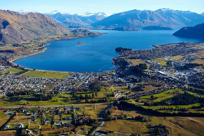 Wanaka Private Day Trip from Queenstown: TravelnGo - That Wanaka Tree – An Icon in the Water