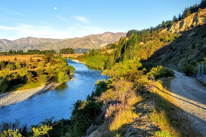 Wanaka Small Group Guided 2.5hour Scenic Bike Tour - Scenic Route
