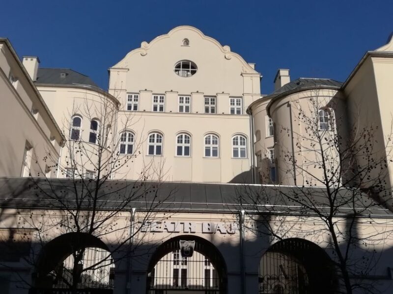 Warsaw: 2-Hour Praga Walking Tour - Participant Details