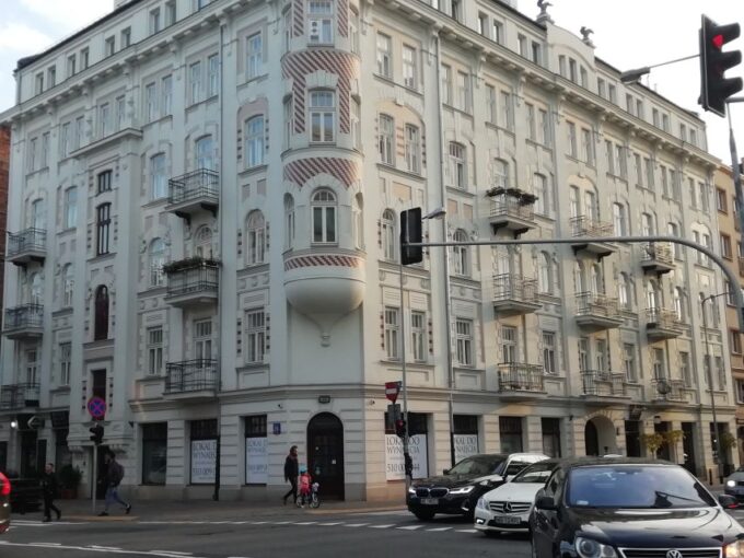 Warsaw: 2-Hour Praga Walking Tour - Historical Significance of Praga