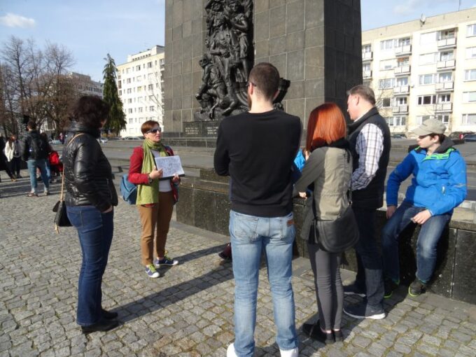 Warsaw: 2-Hour Tour of Daily Life in the Ghetto Warsaw - Experiencing the Tour Firsthand