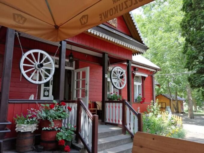 Warsaw: Bialowieza National Park and European Bison Tour - Guided Hike and Bison Reserve