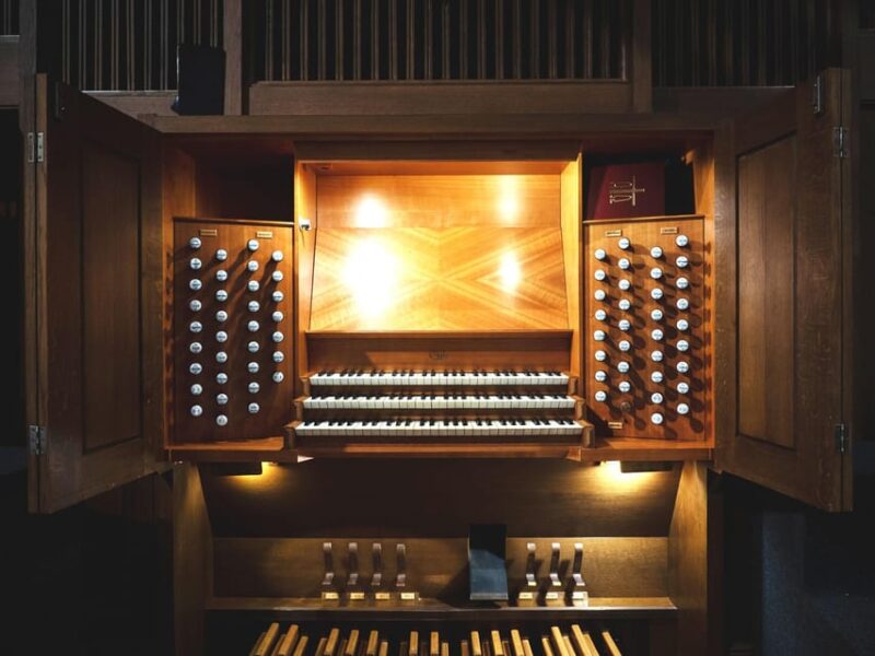 Warsaw: Cathedral Organ Concerts and Tour of the Crypts - Warsaw Cathedrals Cultural Significance